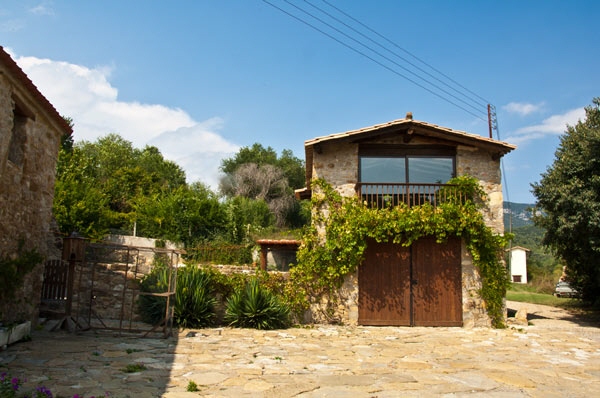 Side view of the masia