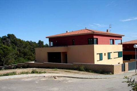 villa in Garriguella