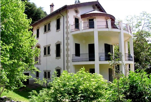 villa in Girona