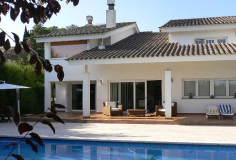 villa in Girona
