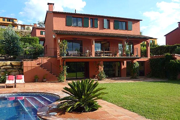 villa in Girona