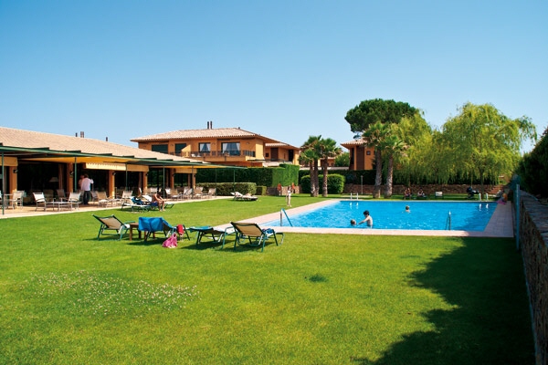 Big garden with swimming pool