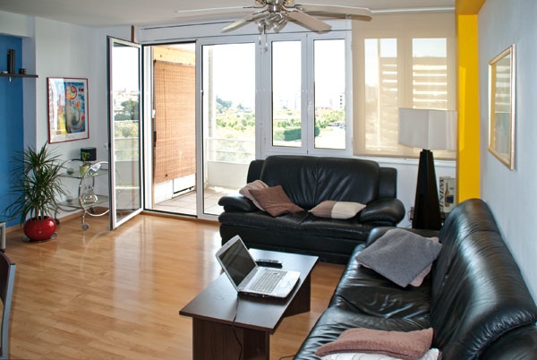 Modernised 3 bedroom apartment with large balcony in Santa Magarita