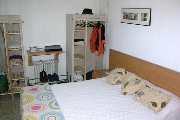 One of the three bedrooms of the house in Sant Pere Pescador