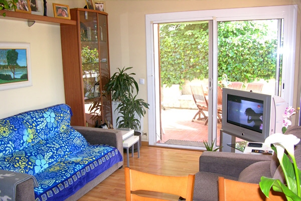 Beautiful living area with access to the terrace