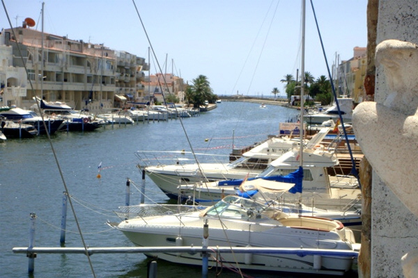 house in Empuriabrava