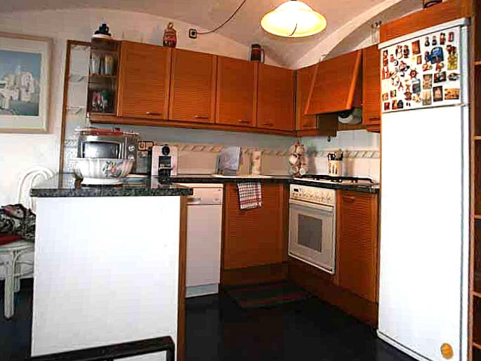 Lovely open built-in kitchen