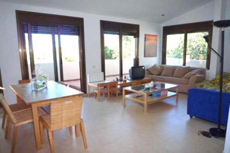 Spacious lounge and dining room