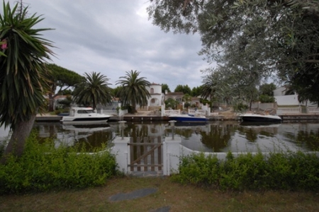 Wonderful views from garden on the canal